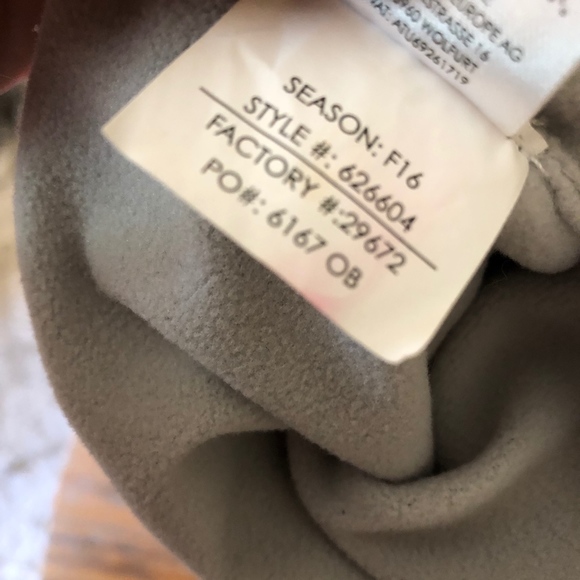 SPYDER striped pom pom hat /fleece lined - Picture 3 of 4